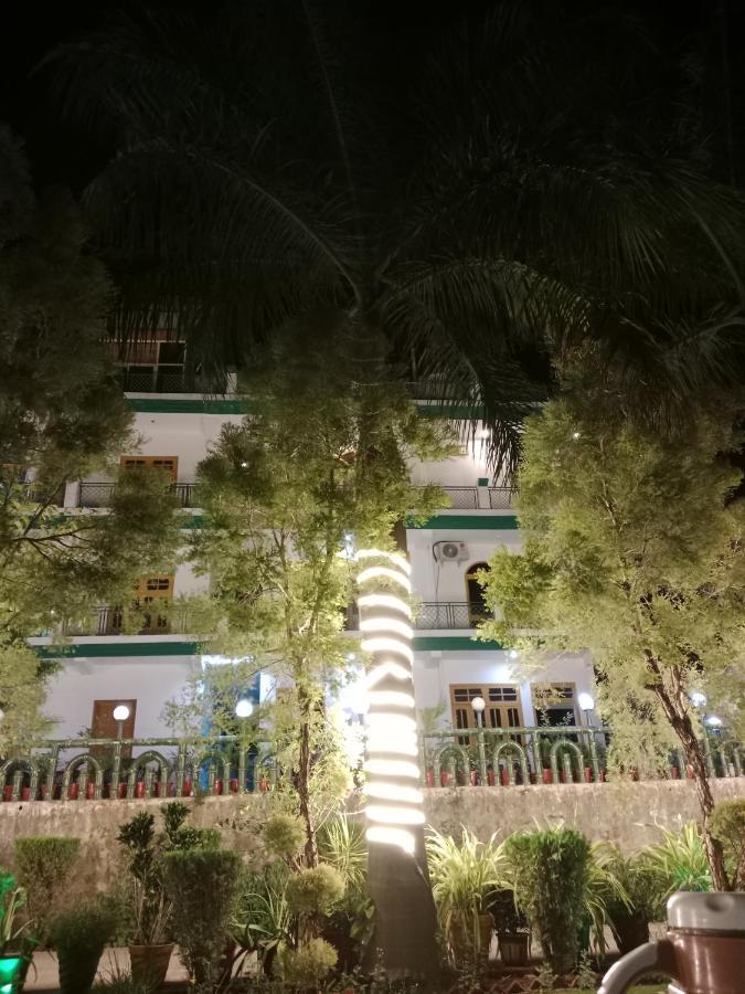 منتجع أو واي أو 41147 تابوفان فاتيكا Rishīkesh المظهر الخارجي الصورة